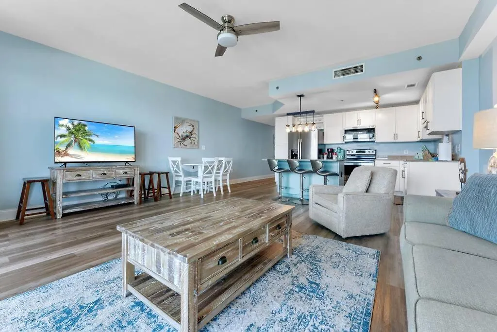 Beautiful Panama City Beach Condo- Ocean View! Apartment