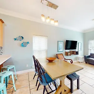 Shore Beats Workin' Holiday home