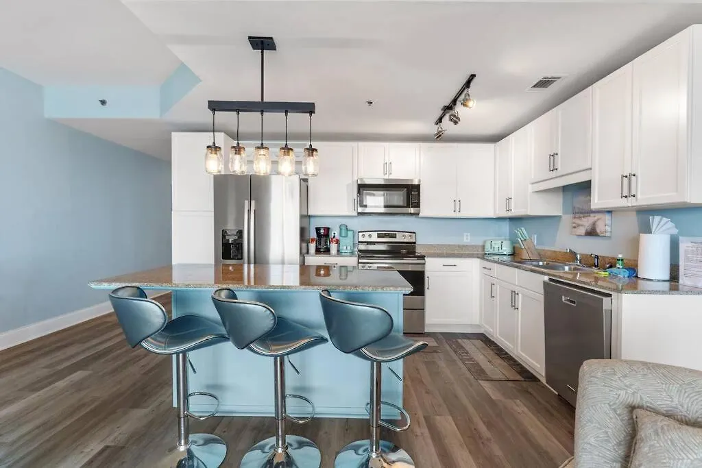 Beautiful Panama City Beach Condo- Ocean View! Apartment